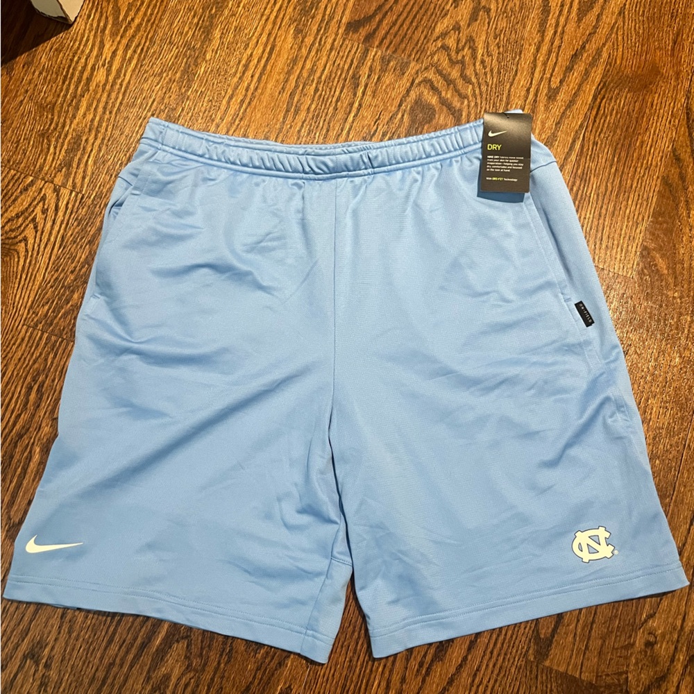Nike UNC Carolina Basketball Football Shorts NWT Standard Fit Size L